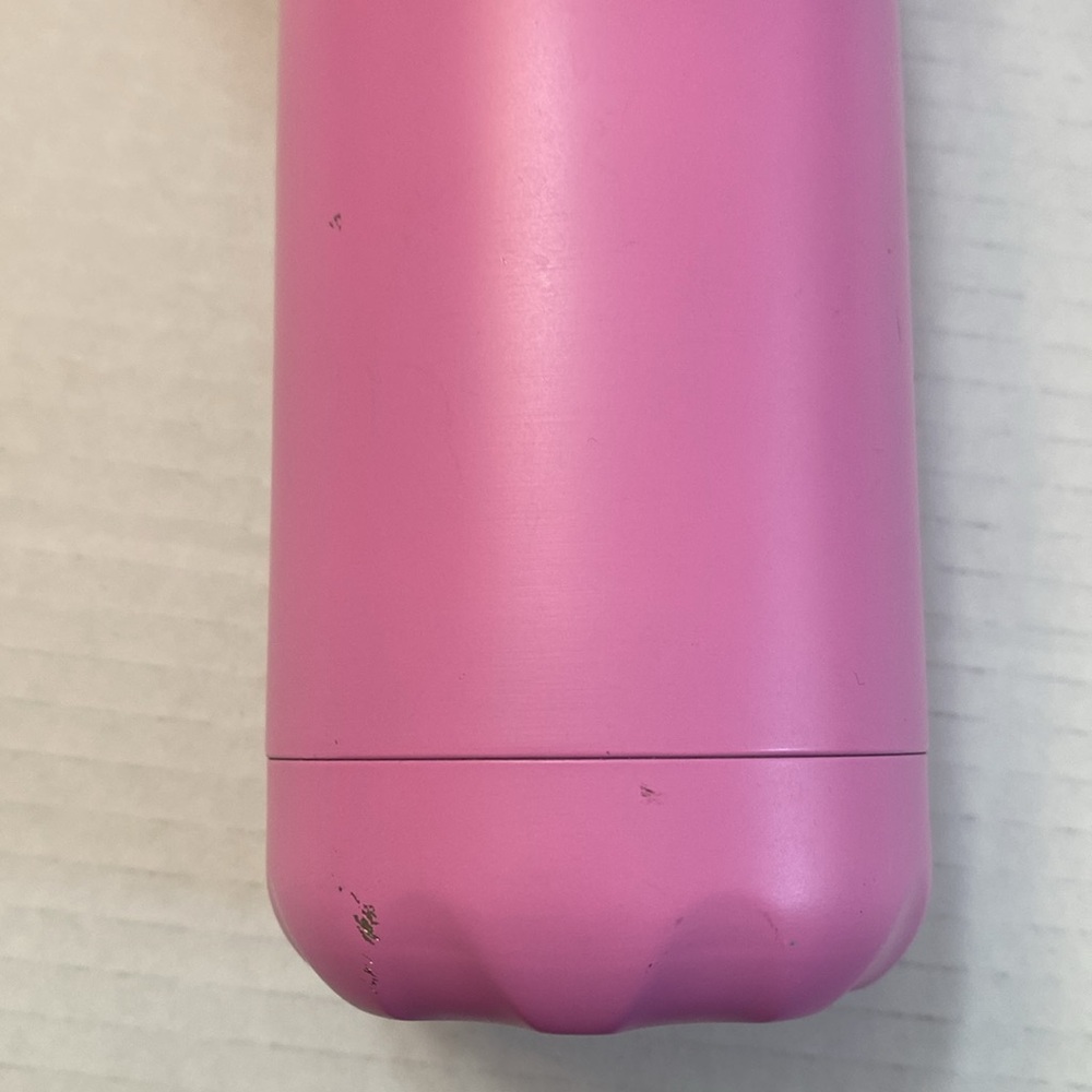 2 Victoria’s Secret Pink metal water bottles - Picture 5 of 6